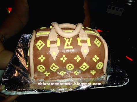 CHIARAmenteTorte!: Torta di Compleanno Bauletto Louis Vuitton